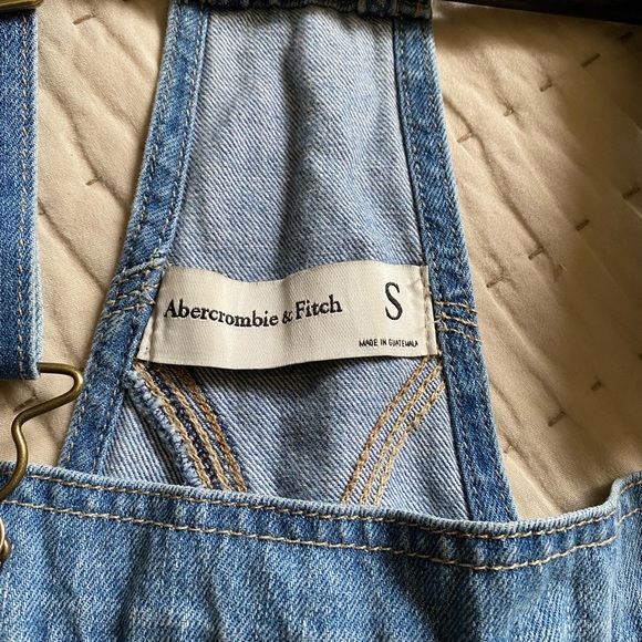 ABERCROMBIE & FITCH // denim shortalls - Picture 4 of 10